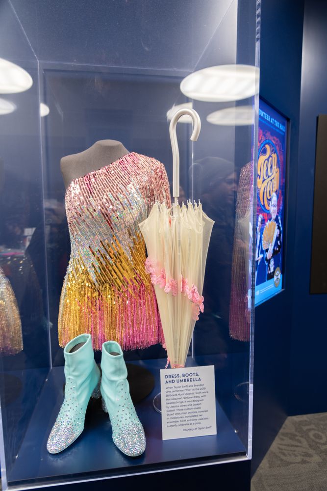 Outfit displayed in Country Music Hall of Fame and Museum