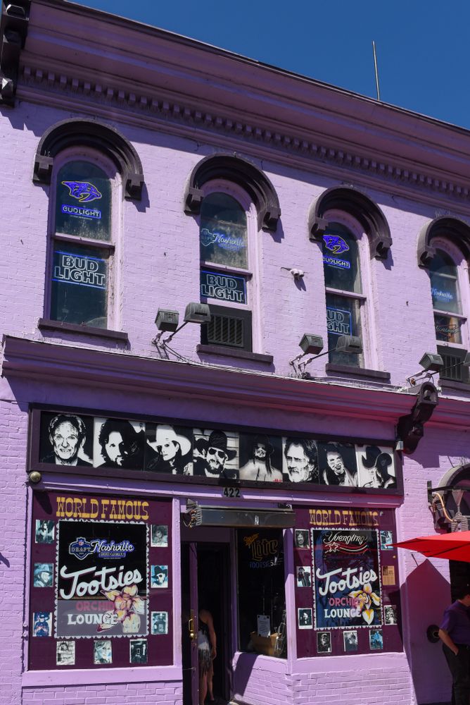 Entrance to Tootsie's Orchid Lounge