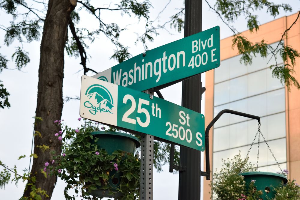 Street sign of 25th Street