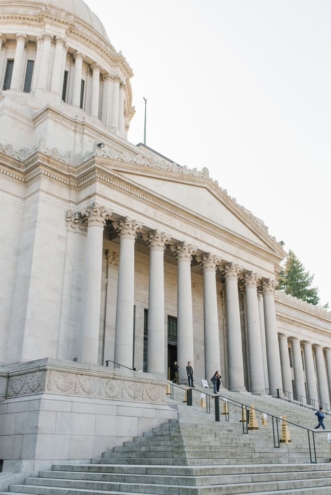 Steps leading to Washington State Capitol's entrance