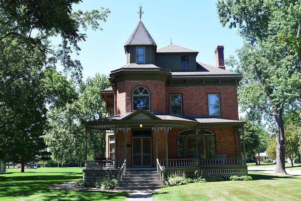 Exterior of the Beyer Home and Carriage Museum