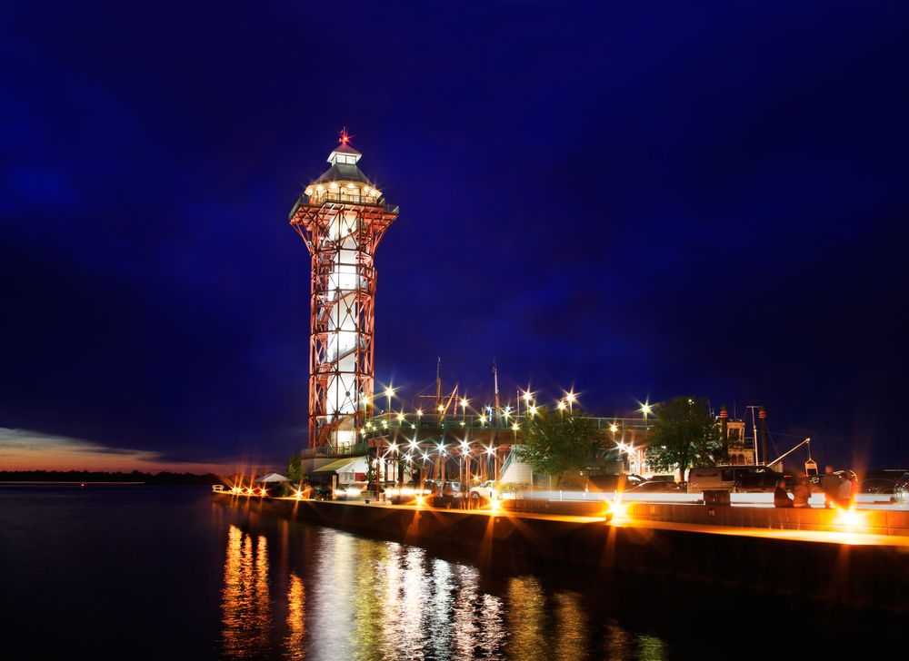 Night lights of the Bicentennial Tower