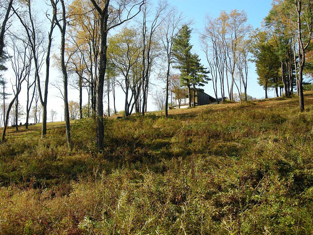 Grounds of the Pithole
