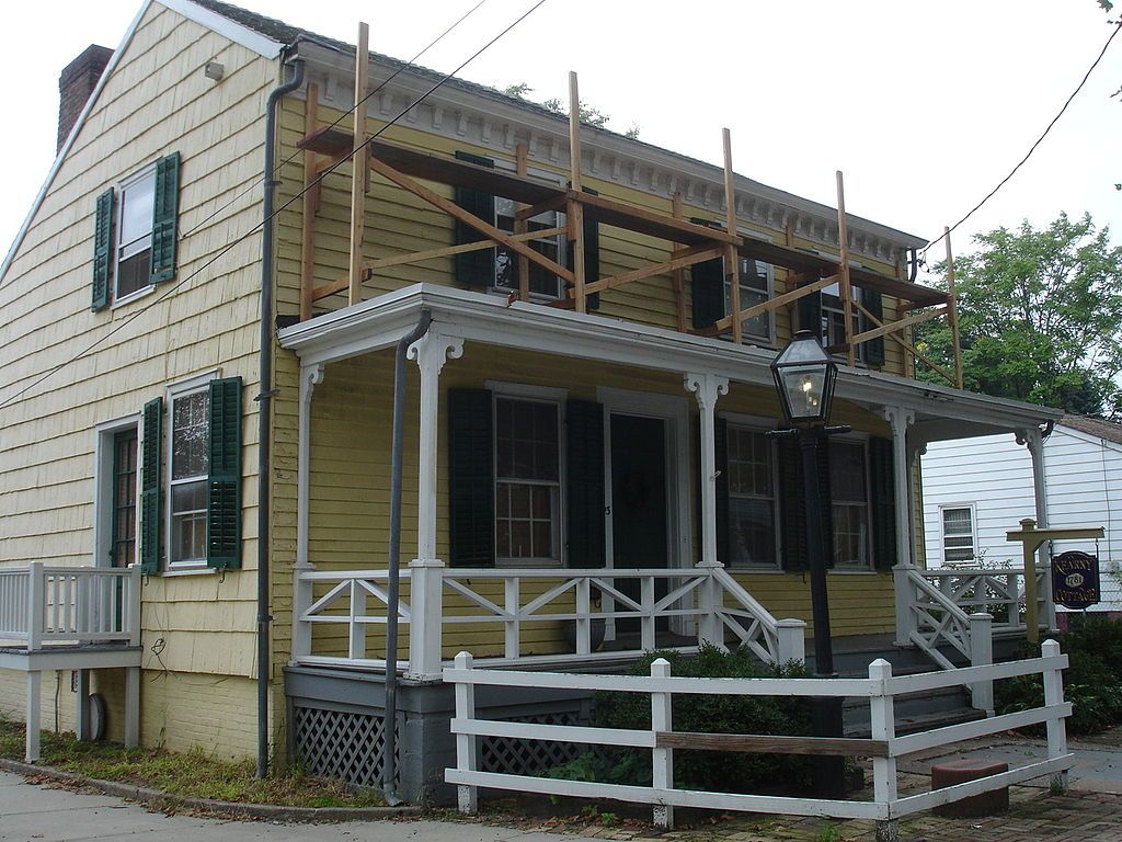 Exterior of the Historic Kearny Cottage