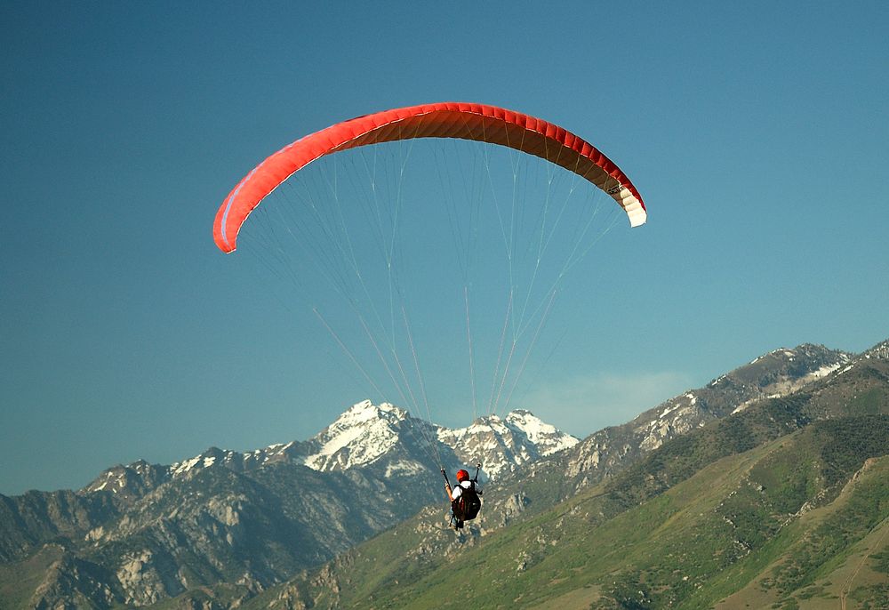 Paragliding at the Point of the Mountain