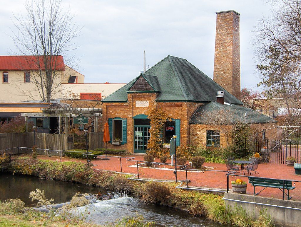 Exterior of Warner Vineyards tasting room