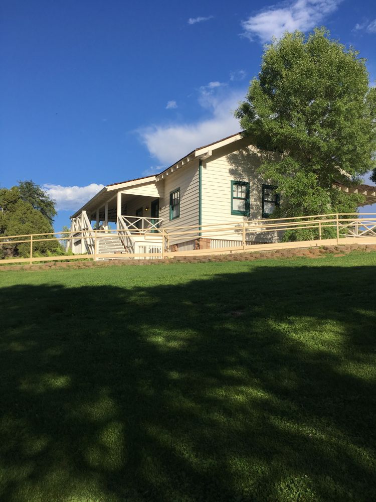 Facade of the Rim Country Museum and Zane Grey Cabin