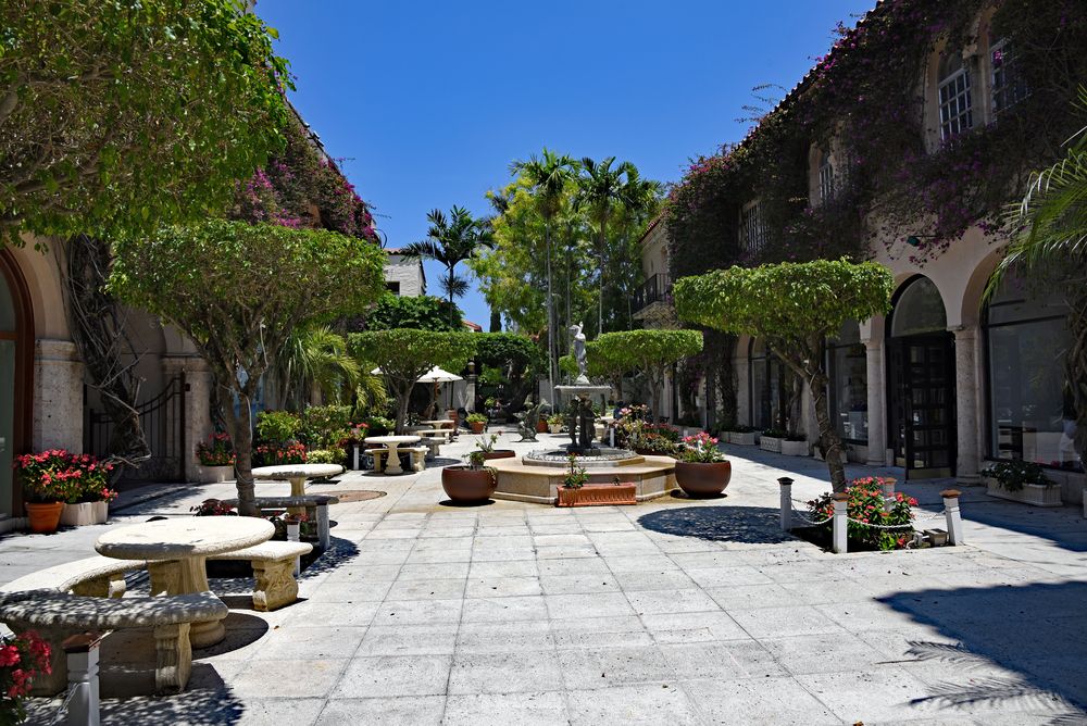The grounds of Worth Avenue