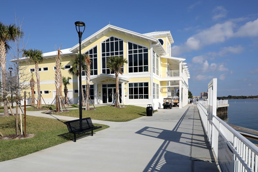 Observation deck of Manatee Lagoon