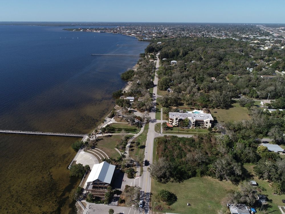 Aerial view of Bayshore Live Oak Park