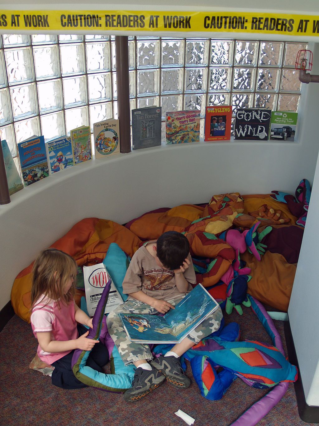 Children reading in Buell Children's Museum