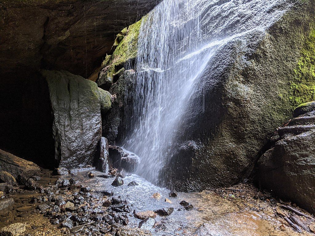 Waterfall at Nelson Ledges Quarry Park