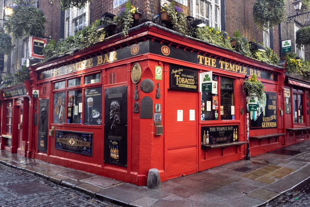 Front View of Temple Bar Pub