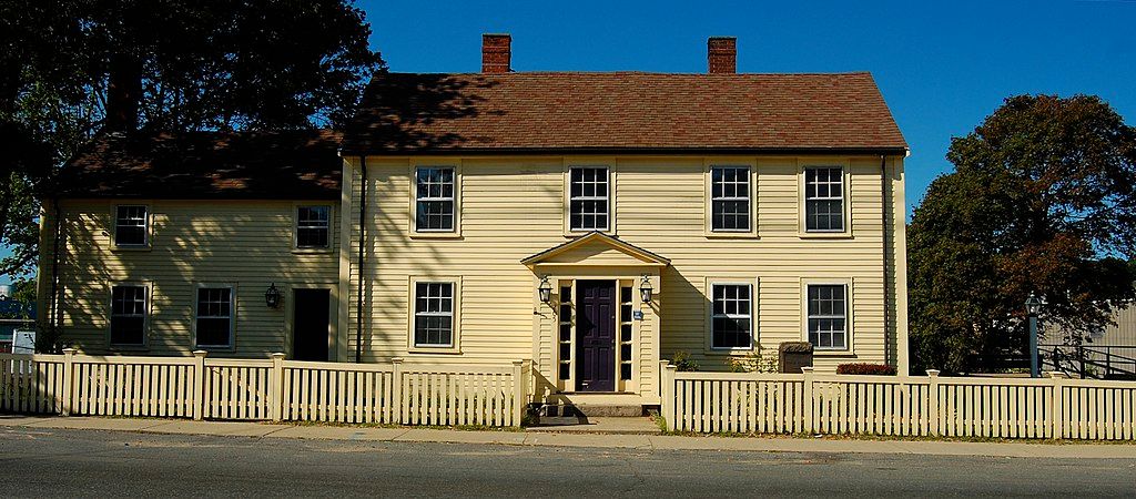Exterior of George Peabody House Museum