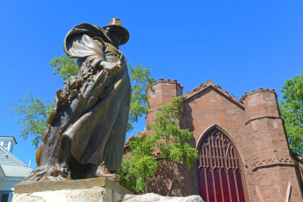Statue in front of the Salem Witch Museum