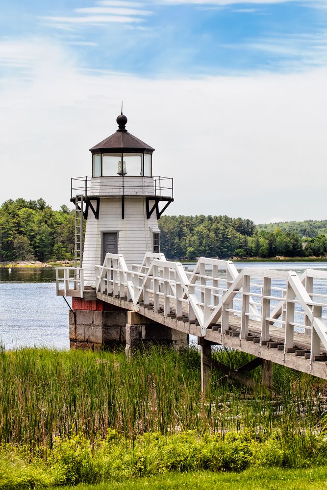 Daytime view of the Doubling Point Lighthouse