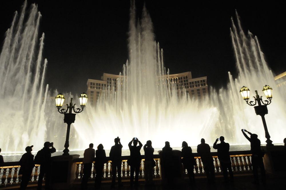 People watching the Fountains of Bellagio