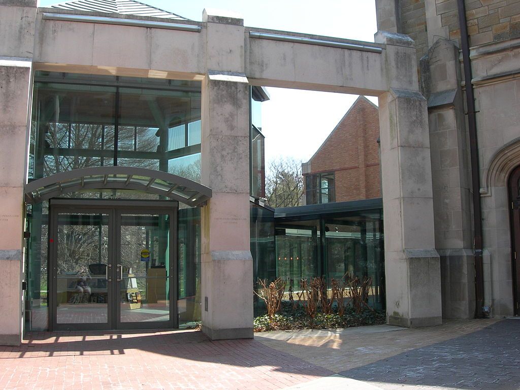 Entrance door of Frances Lehman Loeb Art Center