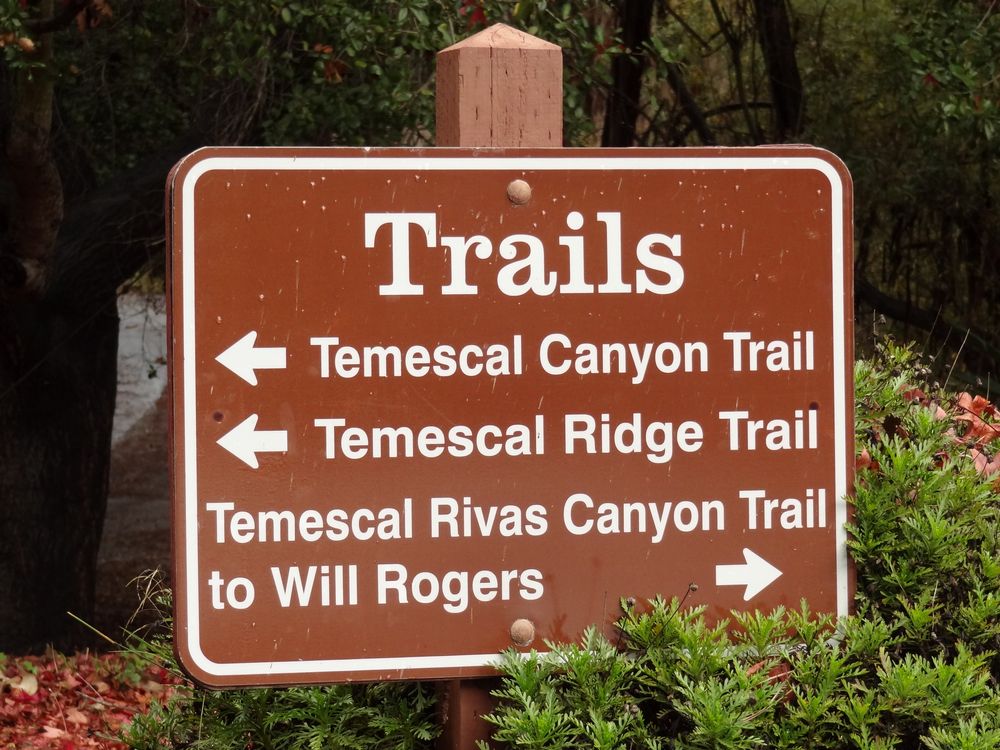 Direction sign for Temescal Canyon Hike
