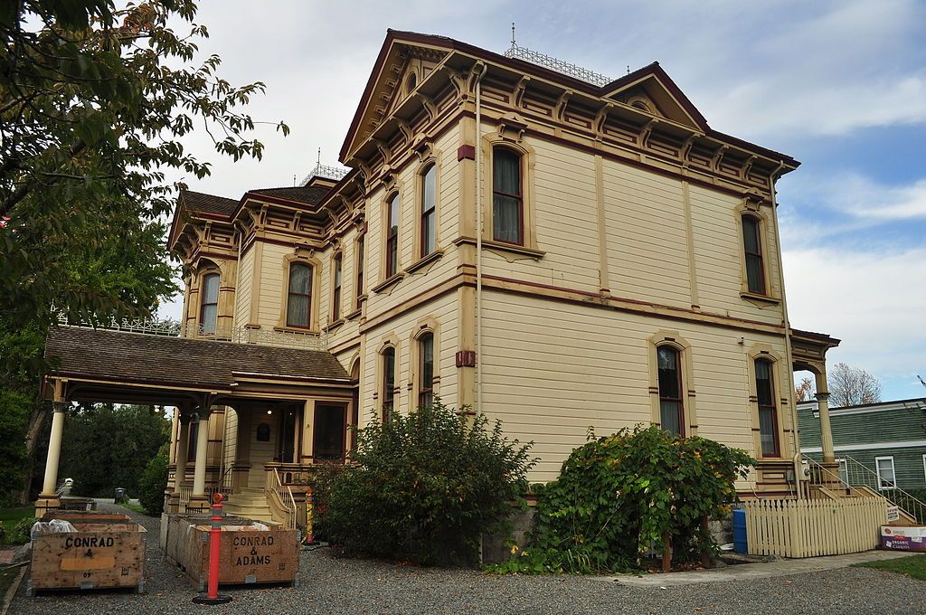 Facade of the Meeker Mansion Museum