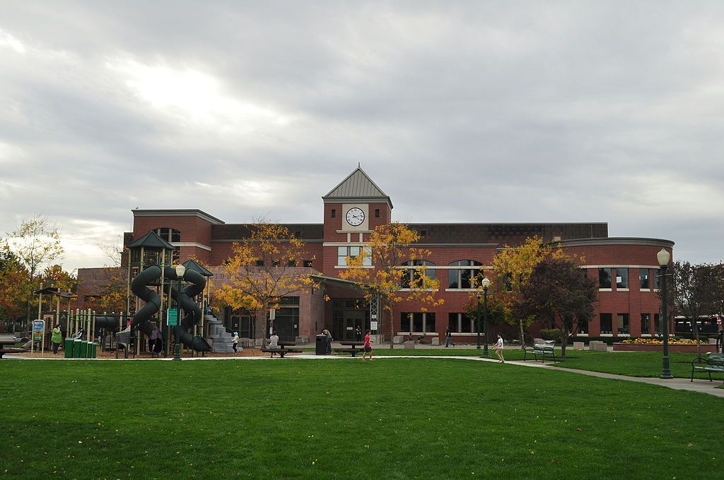 Exterior of Puyallup Public Library
