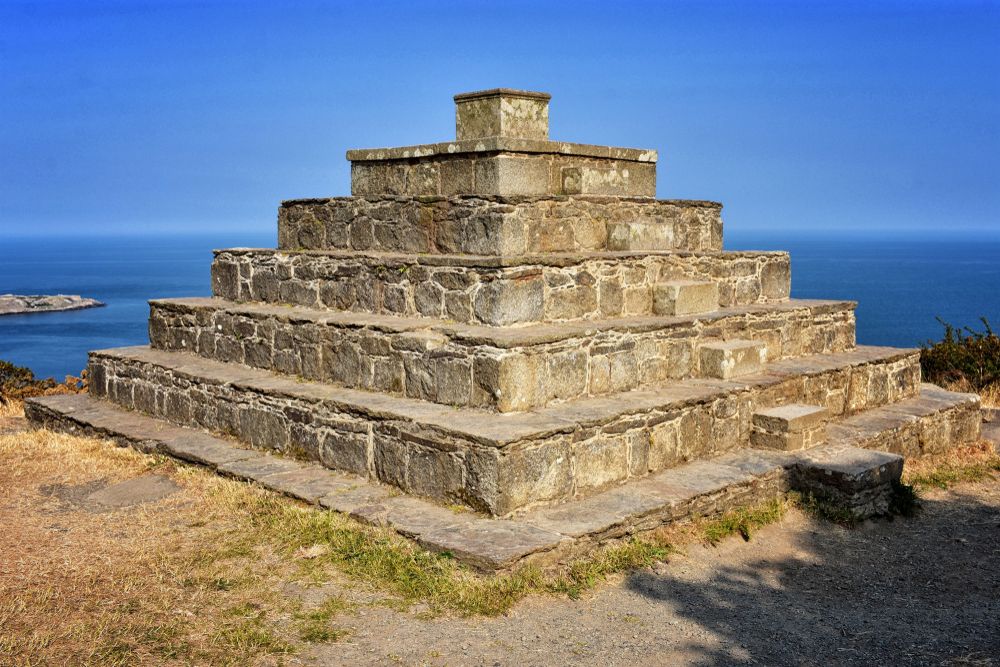 Pyramid at Killiney Hill