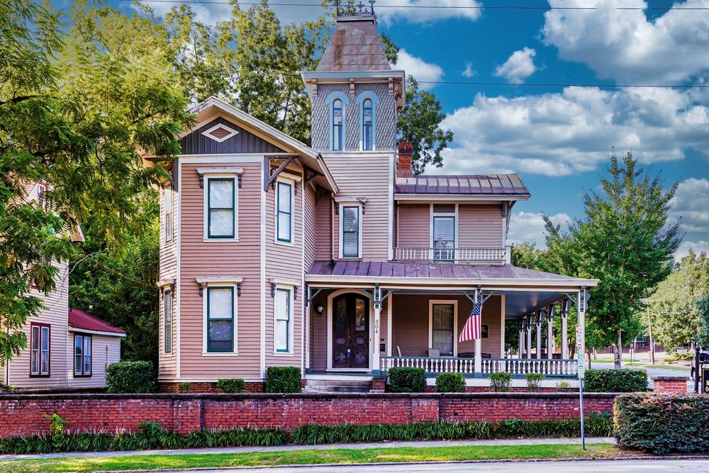 Exterior of a victorian house at Historic Oakwood
