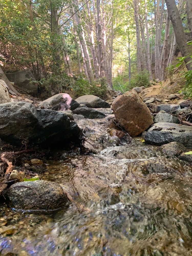 Hiking trail of Etiwanda Falls