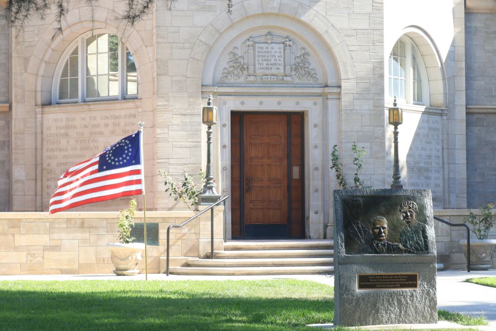 Entrance door of the Lincoln Memorial Shrine