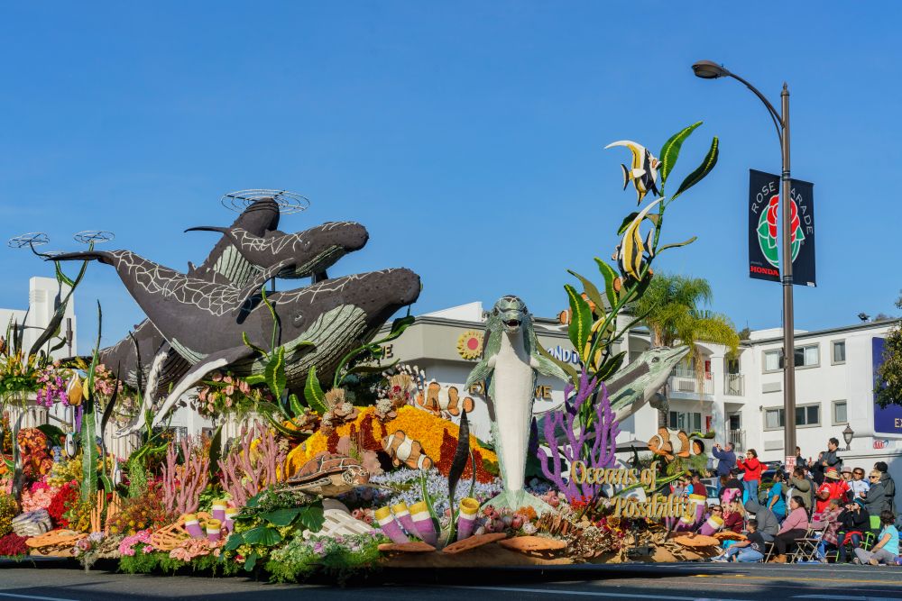 Underwater-styled float at Rose Parade