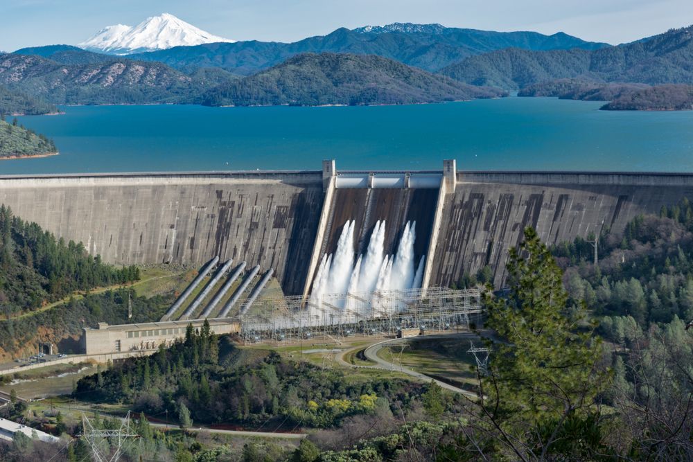 Aerial view of the Shasta Dam