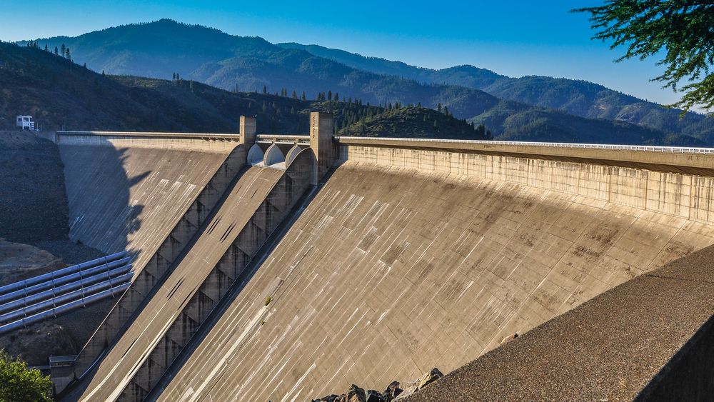 The structure of Shasta Dam