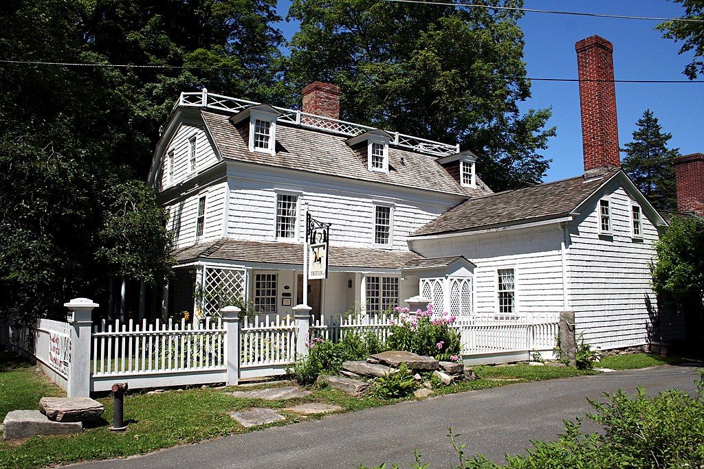 Exterior of the Keeler Tavern Museum