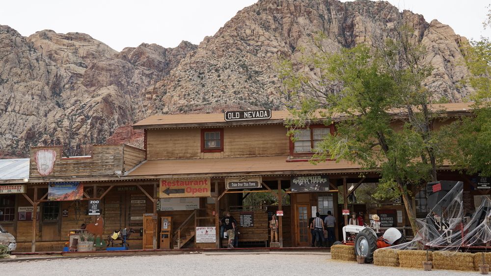 Shops in Bonnie Springs Ranch
