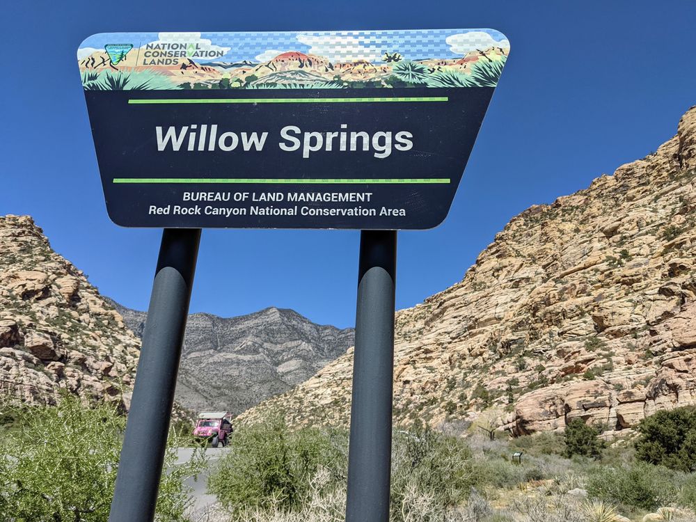 Name sign of Willow Springs