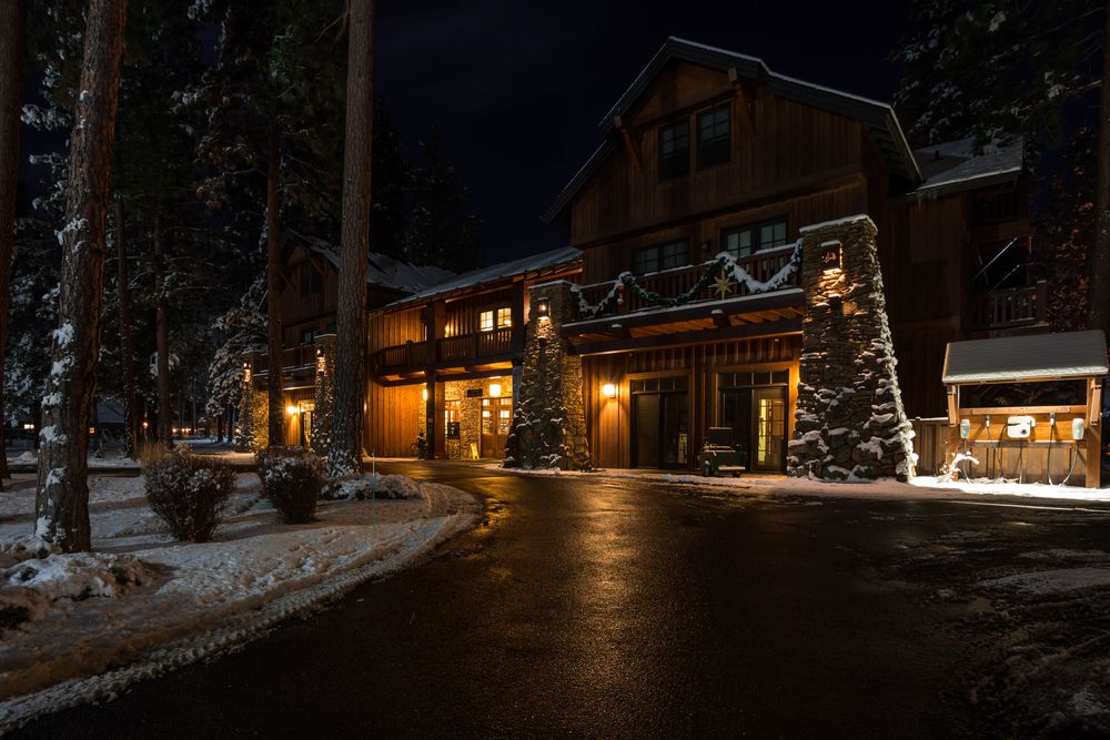 Front View of FivePine Lodge