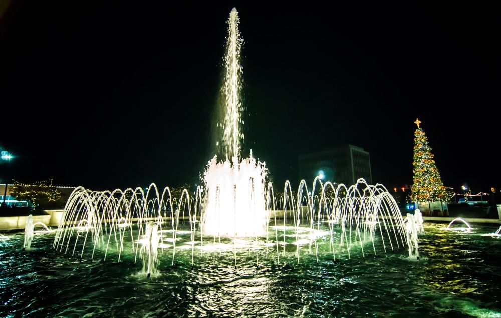 Christmas decorated Fountain Park