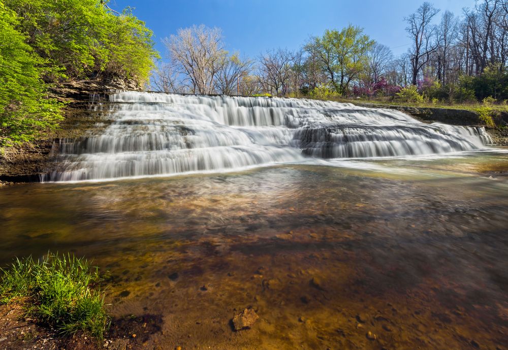 Front view of the thistlewaite falls.