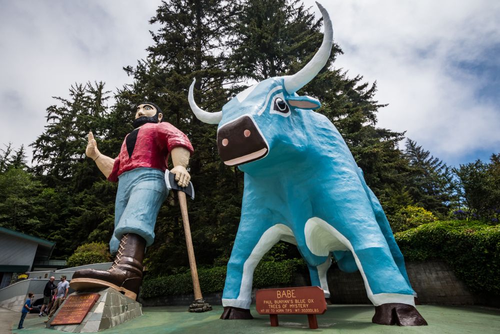Sculptures at Trees of Mystery
