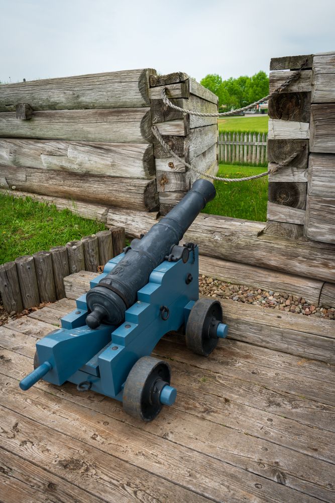 A canon displayed on the grounds of Fort Stanwix National Monument