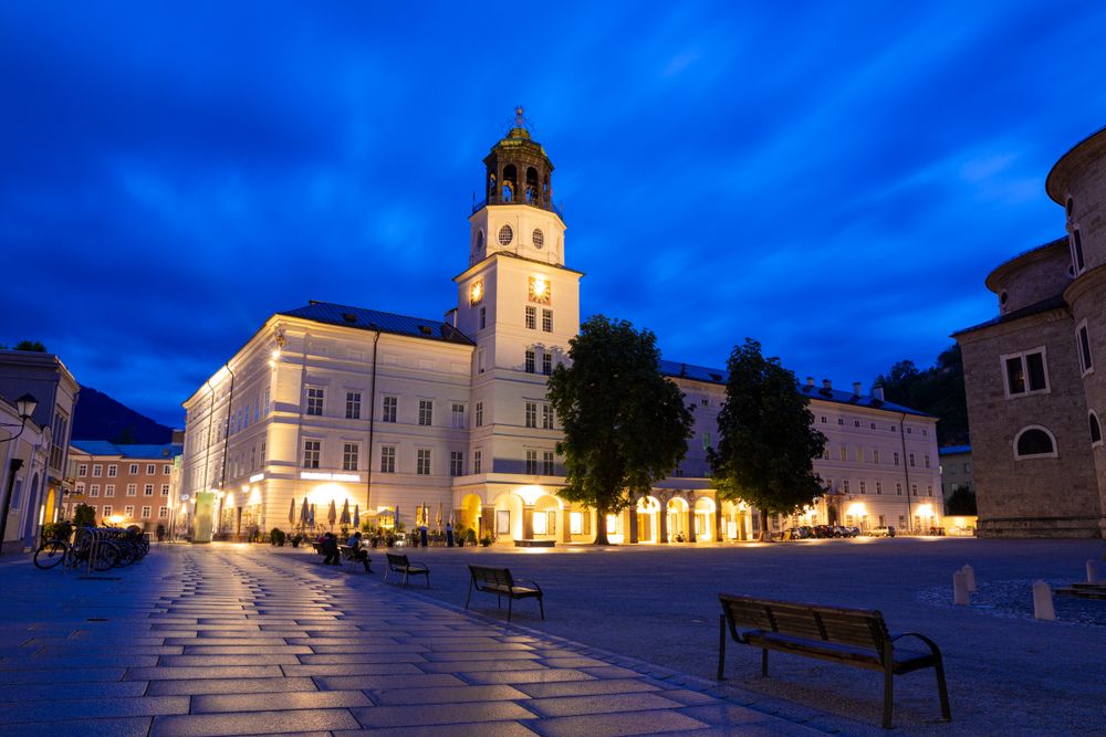 Night scene at Residenzplatz square