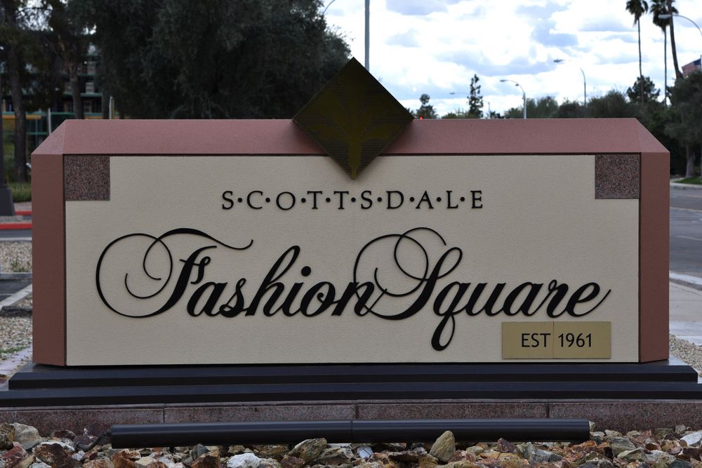 Welcome sign of Scottsdale Fashion Square