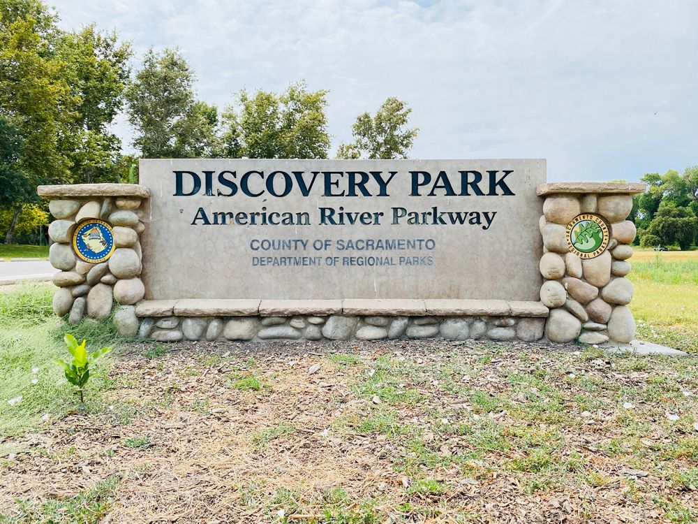 Welcome sign of Discovery Park