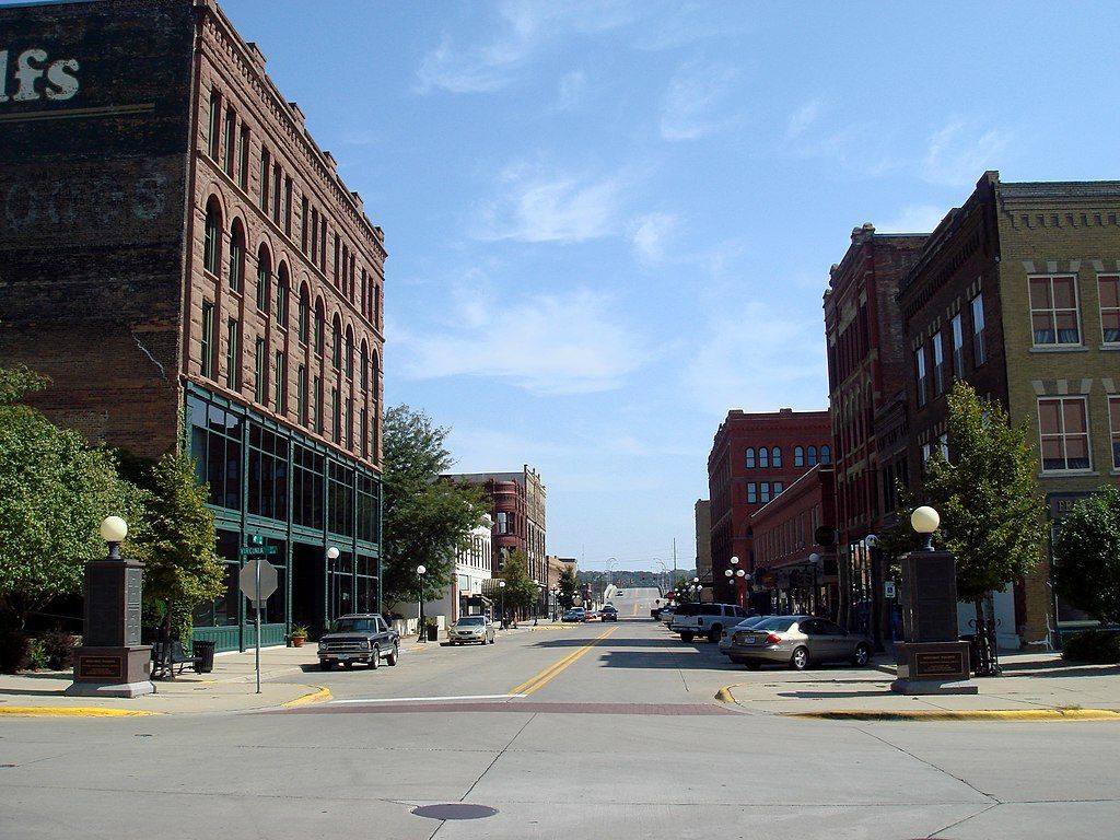 The road of Fourth Street Historic District