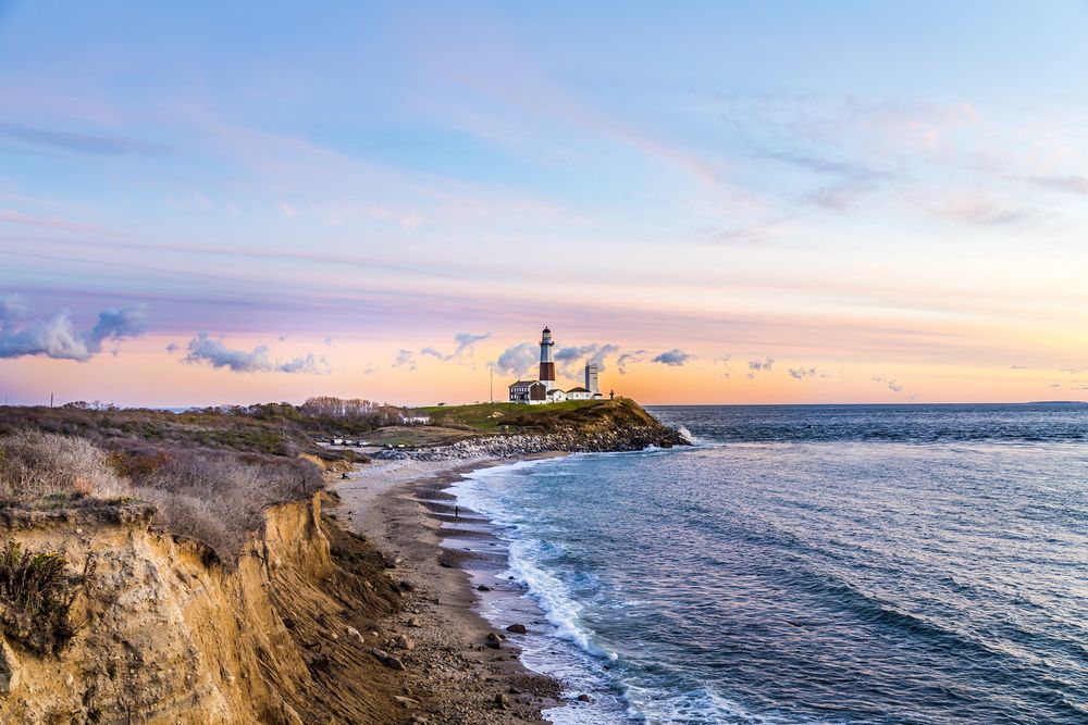 Far view of the Montauk Point Lighthouse Museum