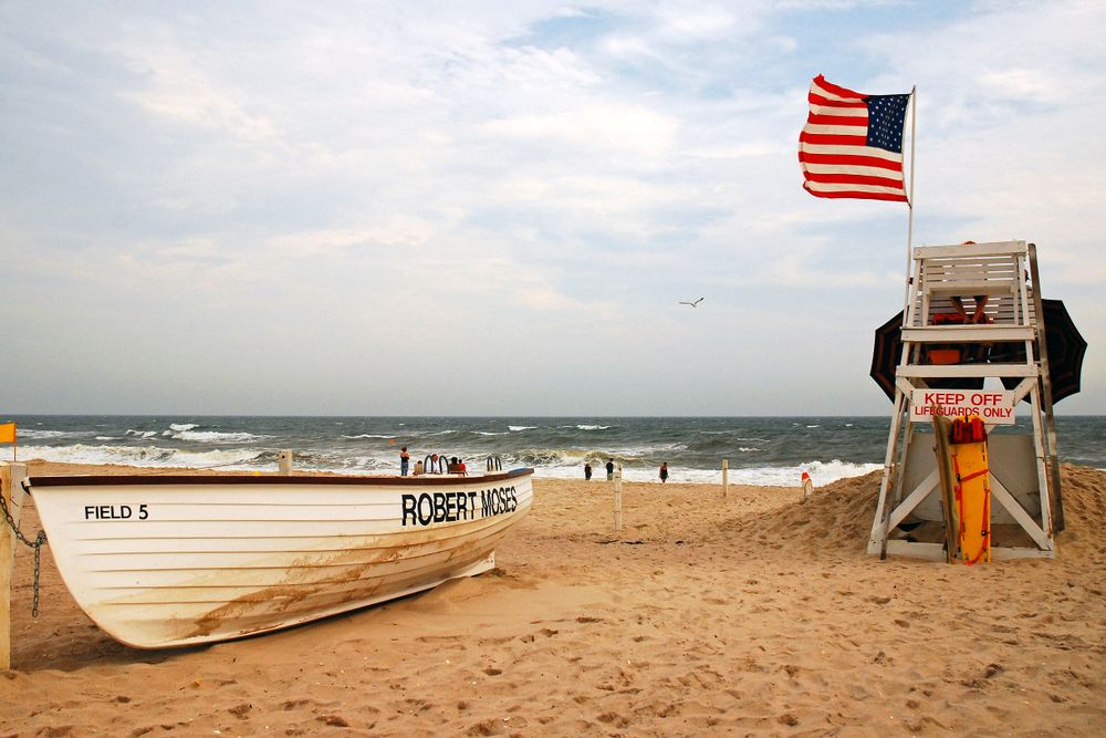 Daytime view of Robert Moses State Park