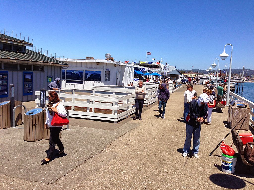 People at Santa Cruz Wharf