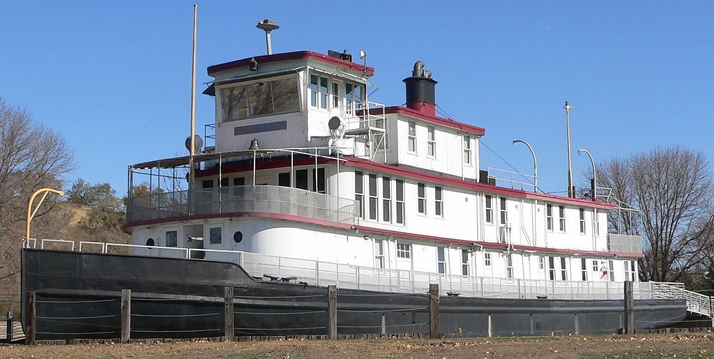 Exterior of Sergeant Floyd River Museum and Welcome Center