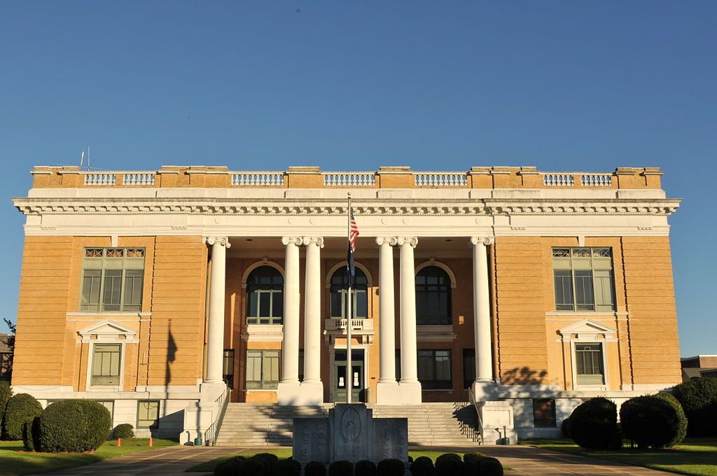 Front view of the Sumter County Courthouse