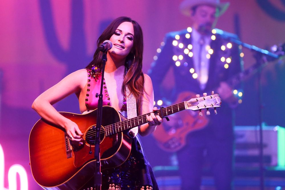 A singer in The Paramount